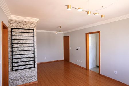 Sala de apartamento para alugar com 3 quartos, 85m² em Sagrada Família, Belo Horizonte