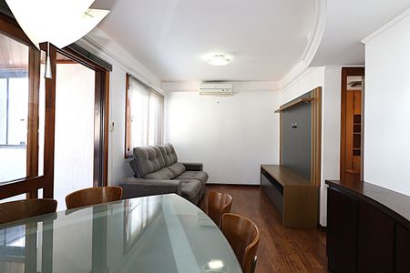 Sala de apartamento à venda com 2 quartos, 80m² em Petrópolis, Porto Alegre