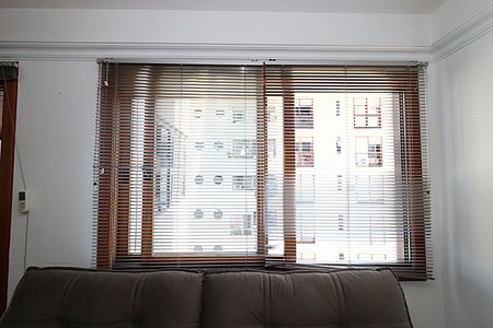 Janela Sala  de apartamento à venda com 2 quartos, 80m² em Petrópolis, Porto Alegre