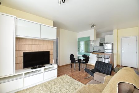 Sala de apartamento para alugar com 2 quartos, 70m² em Centro, Curitiba
