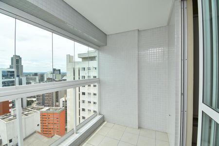 Varanda de apartamento para alugar com 2 quartos, 70m² em Centro, Curitiba