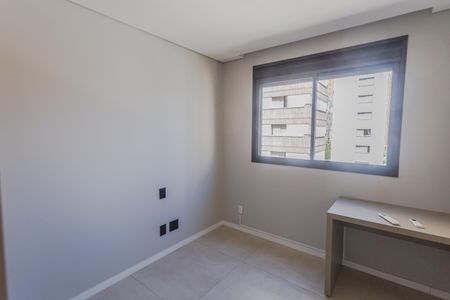 Quarto 1 de apartamento para alugar com 2 quartos, 70m² em Lourdes, Belo Horizonte