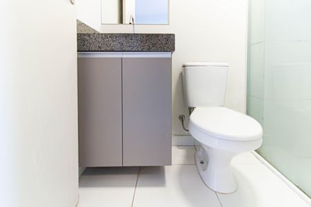 Banheiro de kitnet/studio para alugar com 1 quarto, 25m² em Perdizes, São Paulo