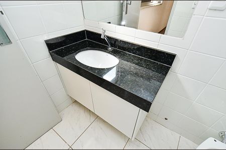 Apartamento à venda com 106m², 3 quartos e 1 vaga Apartamento à venda com 106m², 3 quartos e 1 vagaBanheiro da Suíte
