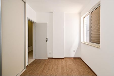 Apartamento à venda com 106m², 3 quartos e 1 vaga Apartamento à venda com 106m², 3 quartos e 1 vagaSuite 2
