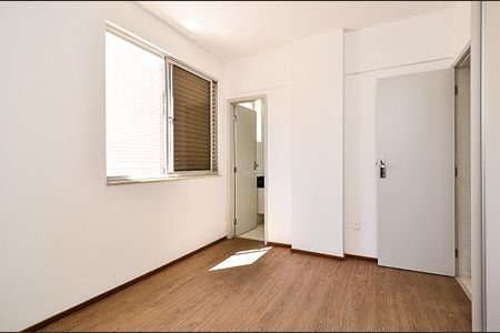 Apartamento à venda com 106m², 3 quartos e 1 vaga Apartamento à venda com 106m², 3 quartos e 1 vagaSuite
