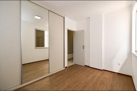Apartamento à venda com 106m², 3 quartos e 1 vaga Apartamento à venda com 106m², 3 quartos e 1 vagaSuite 2