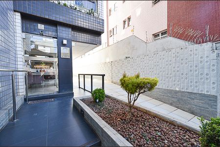 Apartamento à venda com 106m², 3 quartos e 1 vaga Apartamento à venda com 106m², 3 quartos e 1 vagaEntrada