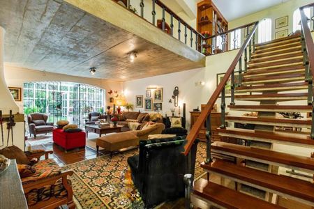 Casa à venda com 4 quartos, 345m² em Vila Madalena, São Paulo