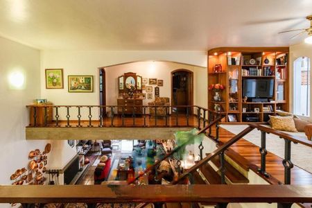 Casa à venda com 4 quartos, 345m² em Vila Madalena, São Paulo