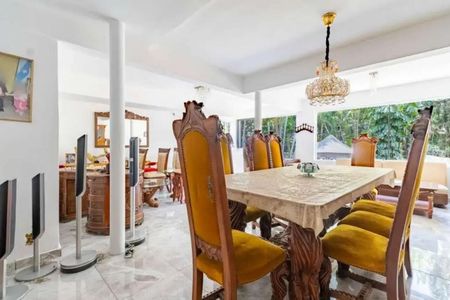 Casa à venda com 3 quartos, 510m² em Jardim Everest, São Paulo