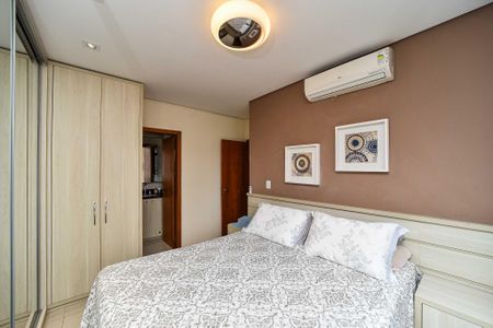 Suíte de apartamento à venda com 3 quartos, 222m² em São João, Porto Alegre