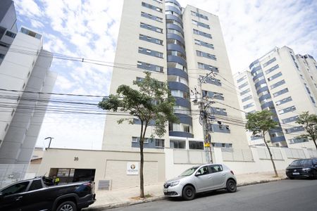 Apartamento para alugar com 73m², 3 quartos e 2 vagasFachada e portaria