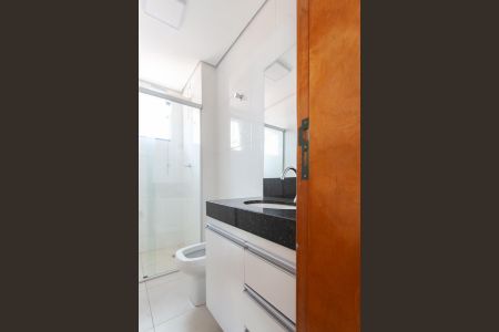 Apartamento à venda com 85m², 3 quartos e 2 vagas Apartamento à venda com 85m², 3 quartos e 2 vagasBanheiro Social