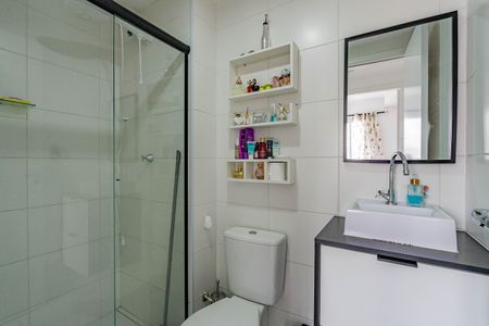 Banheiro de apartamento à venda com 2 quartos, 33m² em Parque Fongaro, São Paulo