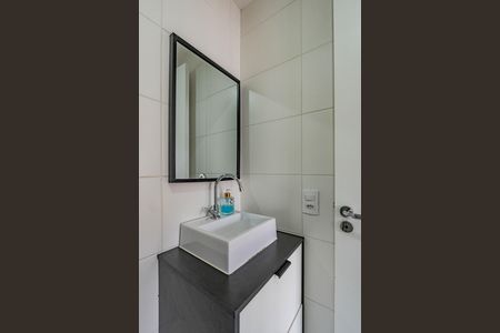 Banheiro de apartamento à venda com 2 quartos, 33m² em Parque Fongaro, São Paulo