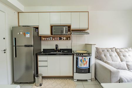 Cozinha de apartamento à venda com 2 quartos, 33m² em Parque Fongaro, São Paulo