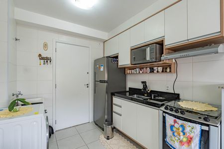 Sala e cozinha de apartamento à venda com 2 quartos, 33m² em Parque Fongaro, São Paulo