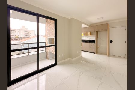 Sala de TV de apartamento para alugar com 2 quartos, 100m² em Flor de Nápolis, São José