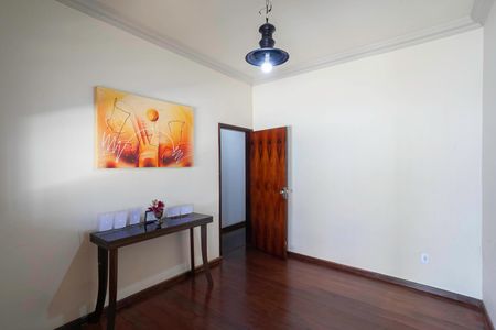 Sala 1 de casa à venda com 3 quartos, 200m² em Vila Copacabana, Belo Horizonte
