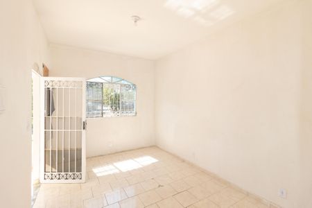 Sala de casa para alugar com 2 quartos, 230m² em Campo Grande, Rio de Janeiro