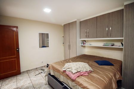 Quarto 2 de casa à venda com 2 quartos, 240m² em Irajá, Rio de Janeiro