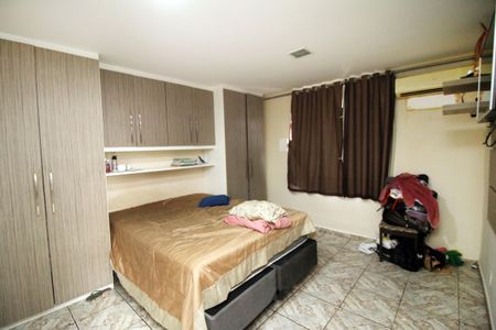 Quarto 2 de casa à venda com 2 quartos, 240m² em Irajá, Rio de Janeiro