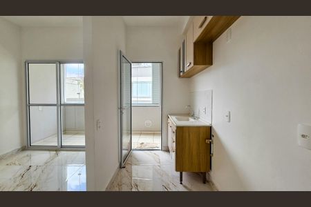Cozinha  de apartamento para alugar com 2 quartos, 41m² em Vila Socorro, São Paulo