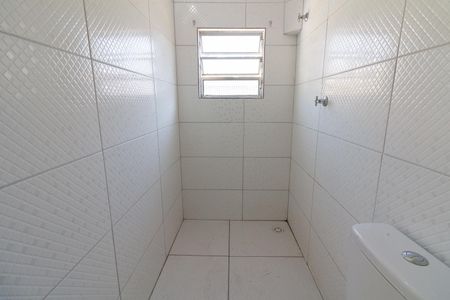 Banheiro de casa para alugar com 1 quarto, 38m² em Jardim Bonfiglioli, São Paulo