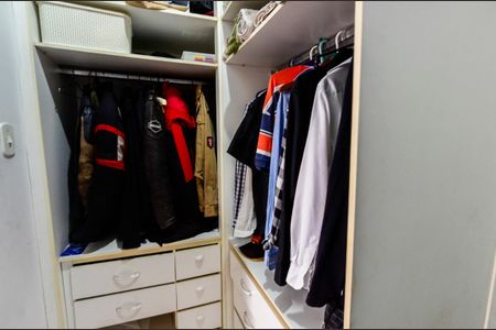 Apartamento para alugar com 98m², 2 quartos e sem vaga Apartamento para alugar com 98m², 2 quartos e sem vagaCloset da suíte