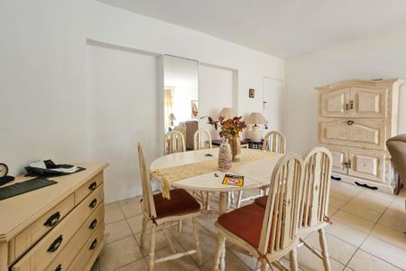 Apartamento para alugar com 75m², 2 quartos e 2 vagas Apartamento para alugar com 75m², 2 quartos e 2 vagasSala