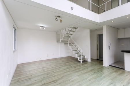 Sala  de apartamento à venda com 1 quarto, 86m² em Vila Suzana, São Paulo