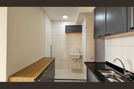 Cozinha  de apartamento para alugar com 2 quartos, 37m² em Vila Isa, São Paulo