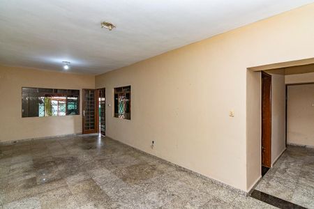 Sala de casa à venda com 3 quartos, 300m² em Nova Suíça, Belo Horizonte