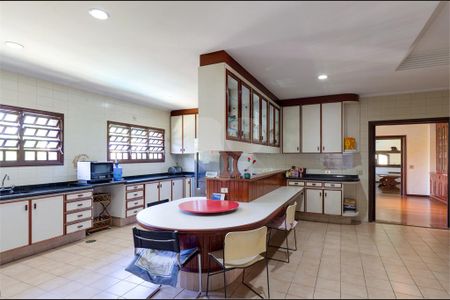 Casa à venda com 5 quartos, 1157m² em Jardim dos Estados, São Paulo