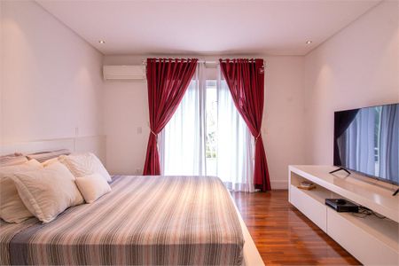 Casa à venda com 4 quartos, 451m² em Jardim Cordeiro, São Paulo