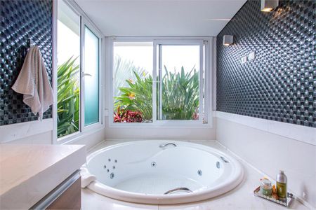 Casa à venda com 4 quartos, 451m² em Jardim Cordeiro, São Paulo