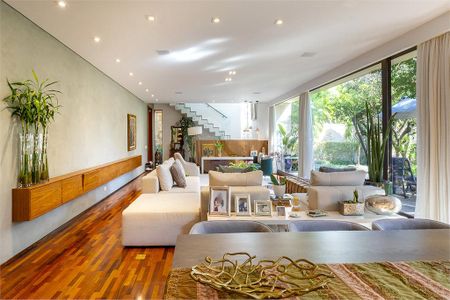 Casa à venda com 4 quartos, 481m² em Jardim dos Estados, São Paulo