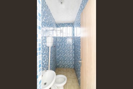 Banheiro de kitnet/studio para alugar com 1 quarto, 30m² em Guaratiba, Rio de Janeiro