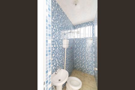 Banheiro de kitnet/studio para alugar com 1 quarto, 30m² em Guaratiba, Rio de Janeiro