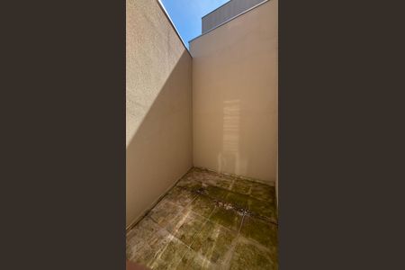 Apartamento para alugar com 52m², 2 quartos e 1 vaga Apartamento para alugar com 52m², 2 quartos e 1 vagaVaranda