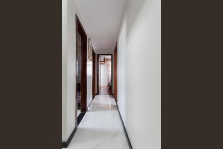 Apartamento à venda com 160m², 4 quartos e 2 vagasCorredor