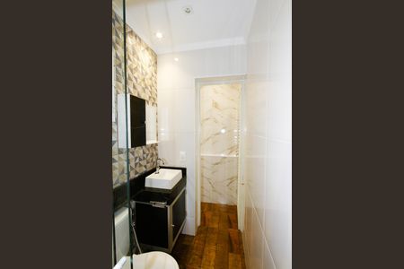 Banheiro de kitnet/studio para alugar com 1 quarto, 12m² em Caiçaras, Belo Horizonte