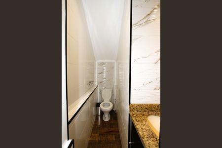 Banheiro de kitnet/studio para alugar com 1 quarto, 17m² em Caiçaras, Belo Horizonte