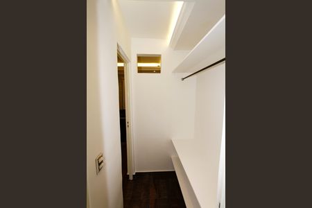 Closet de kitnet/studio para alugar com 1 quarto, 17m² em Caiçaras, Belo Horizonte