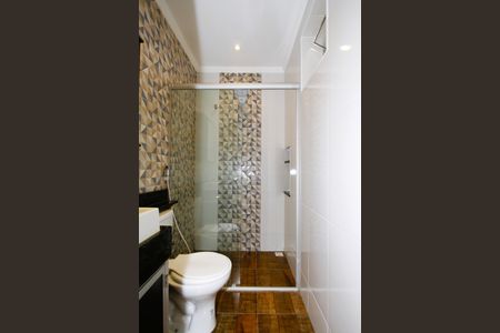 Banheiro de kitnet/studio para alugar com 1 quarto, 20m² em Caiçaras, Belo Horizonte