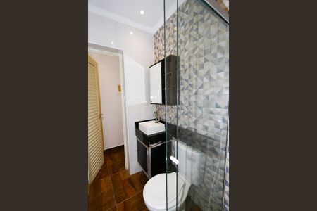 Banheiro de kitnet/studio para alugar com 1 quarto, 20m² em Caiçaras, Belo Horizonte