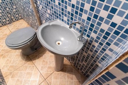 Banheiro  de kitnet/studio para alugar com 1 quarto, 30m² em Guaratiba, Rio de Janeiro