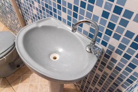 Banheiro  de kitnet/studio para alugar com 1 quarto, 30m² em Guaratiba, Rio de Janeiro