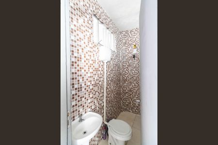 Banheiro de kitnet/studio para alugar com 1 quarto, 30m² em Guaratiba, Rio de Janeiro